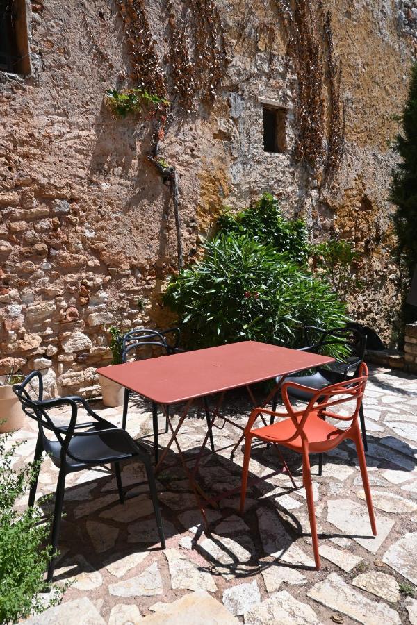 Maison Porte Heureuse Roussillon  Exterior photo